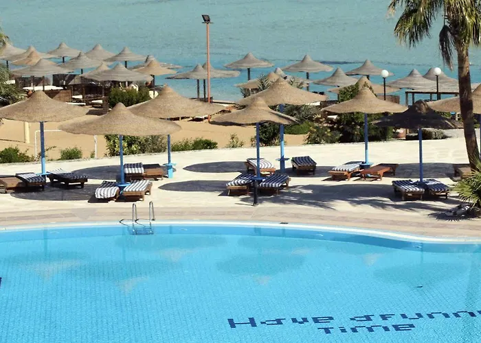 Blue Reef Red Sea Resort 4*